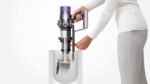Dyson Cyclone V10 Submarine Aspiradora y fregona sin cable con 150 Air Watts, hasta 60 min de autonomía y tecnología antien - Image 2